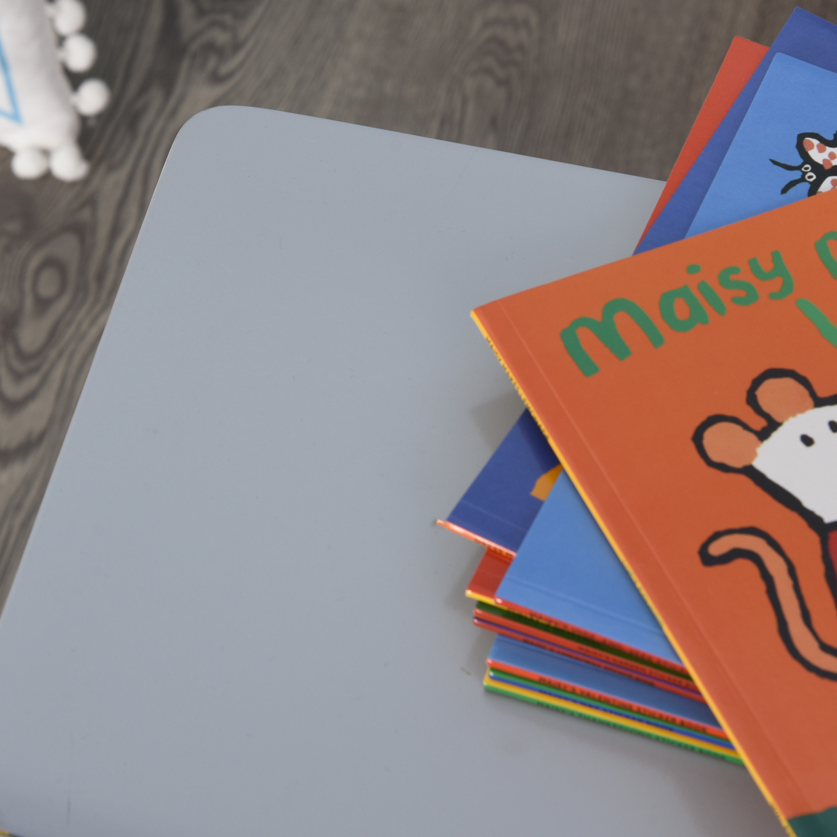 Kids Table and 2 Chairs Set 3 Pieces Toddler Multi-usage Desk Indoor